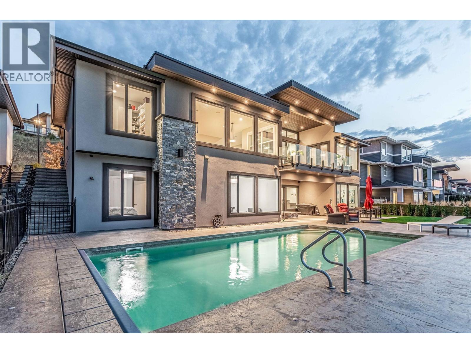  1050 Ledgeview Court, Kelowna