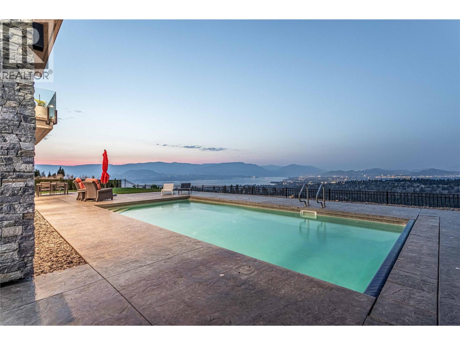  1050 Ledgeview Court, Kelowna