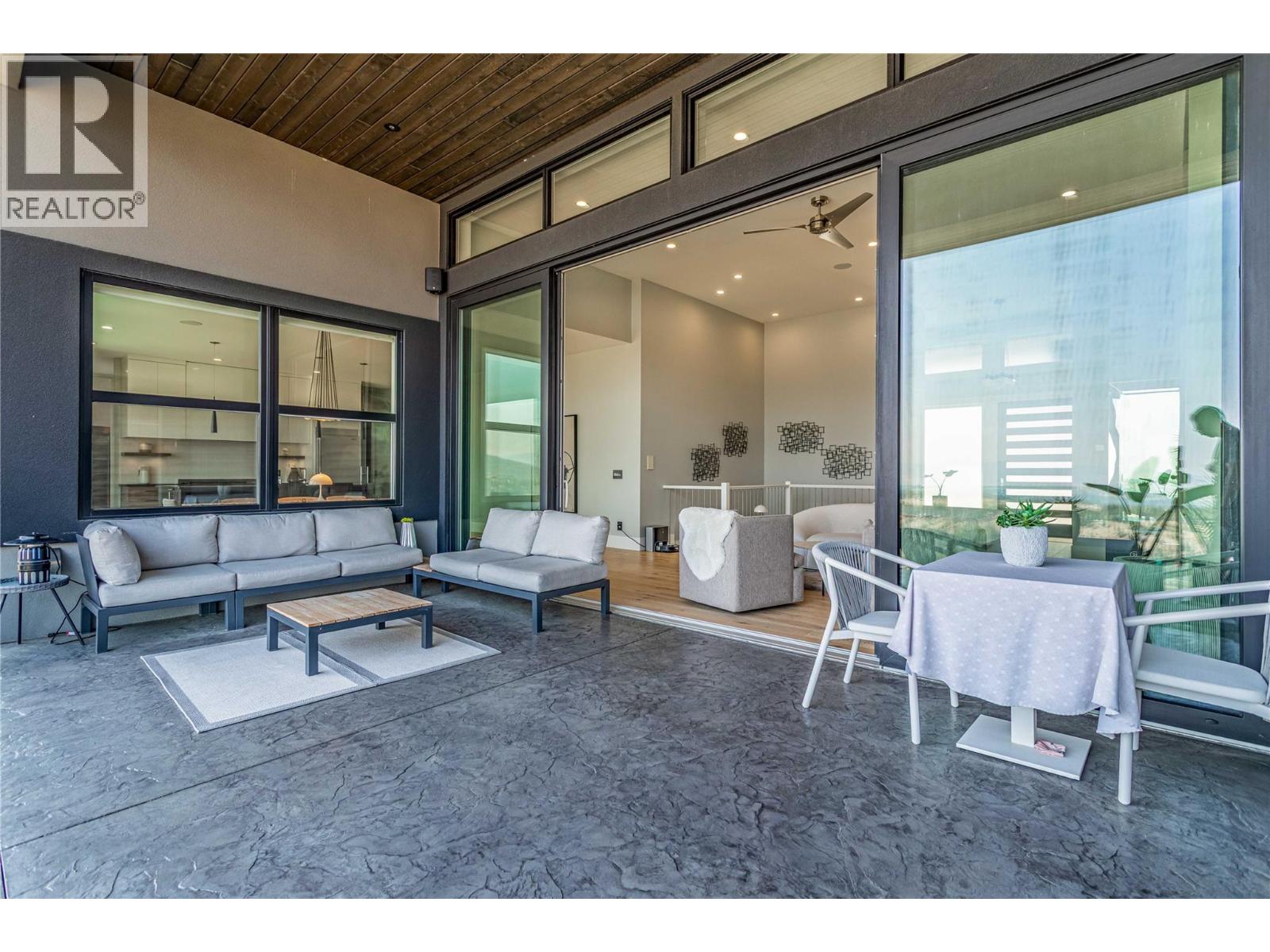 1050 Ledgeview Court, Kelowna