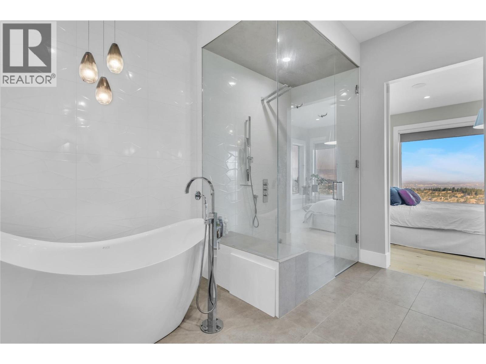  1050 Ledgeview Court, Kelowna