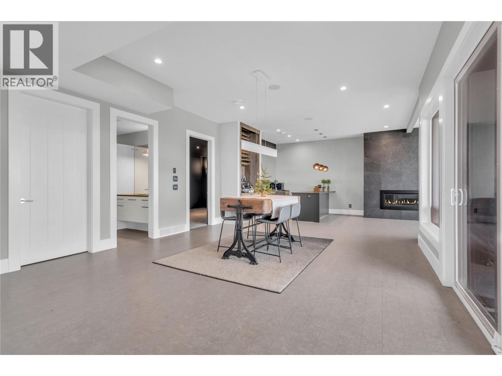  1050 Ledgeview Court, Kelowna