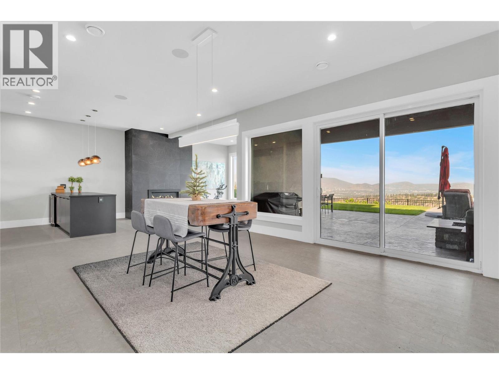  1050 Ledgeview Court, Kelowna