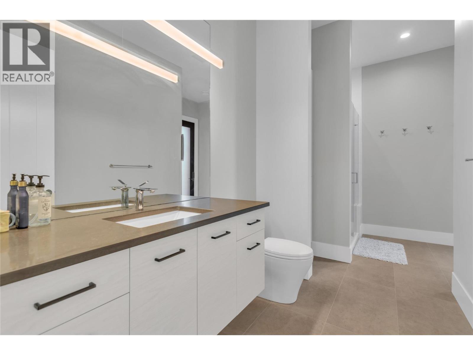  1050 Ledgeview Court, Kelowna