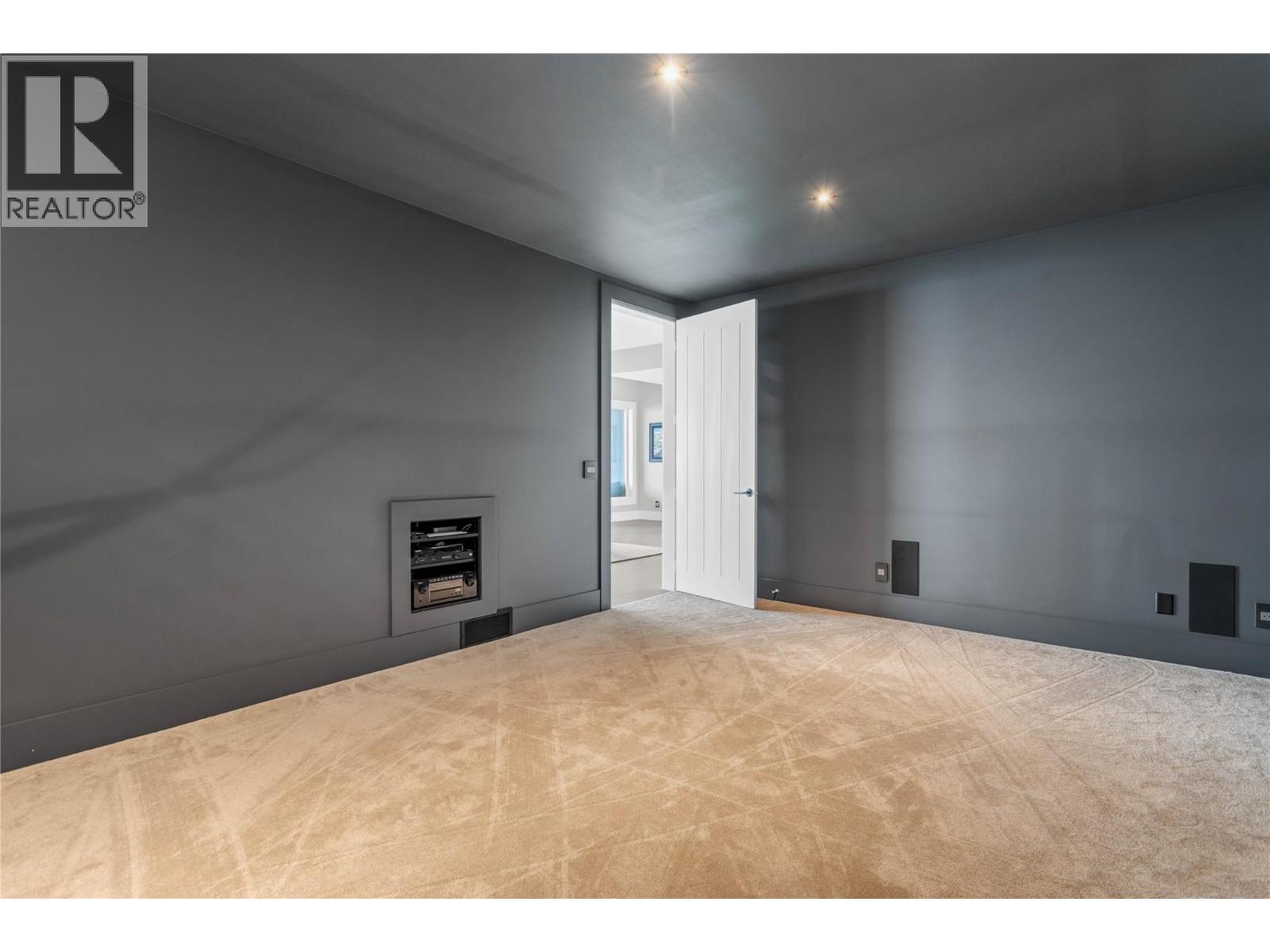  1050 Ledgeview Court, Kelowna