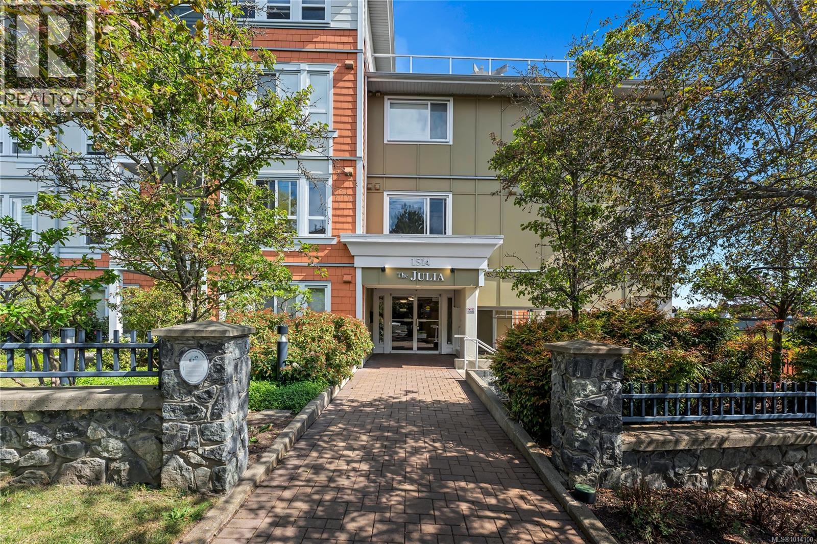 203 1514 Church Ave, Saanich