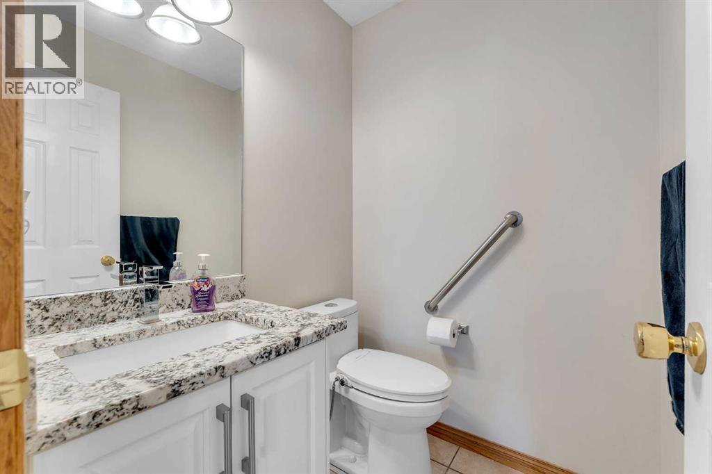 Single Family House for Sale in  Edgeridge Gardens NW Edgemont Calgary 