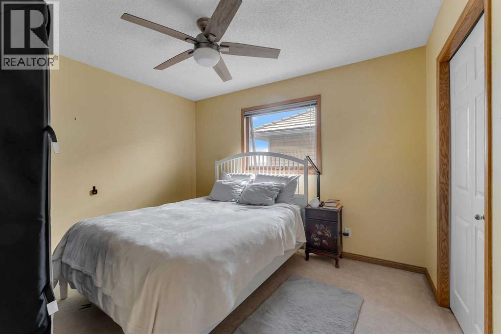 Single Family House for Sale in  Edgeridge Gardens NW Edgemont Calgary 
