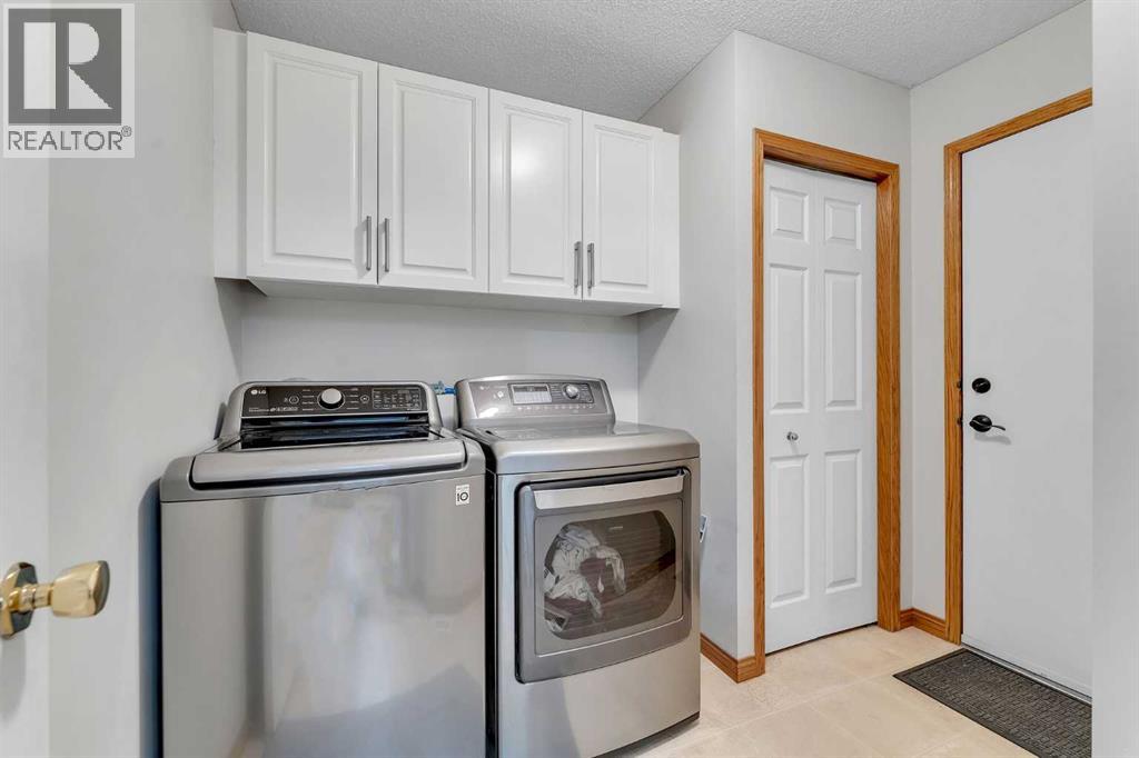 Single Family House for Sale in  Edgeridge Gardens NW Edgemont Calgary 