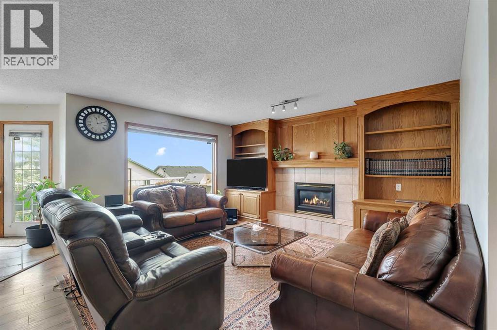 Single Family House for Sale in  Edgeridge Gardens NW Edgemont Calgary 