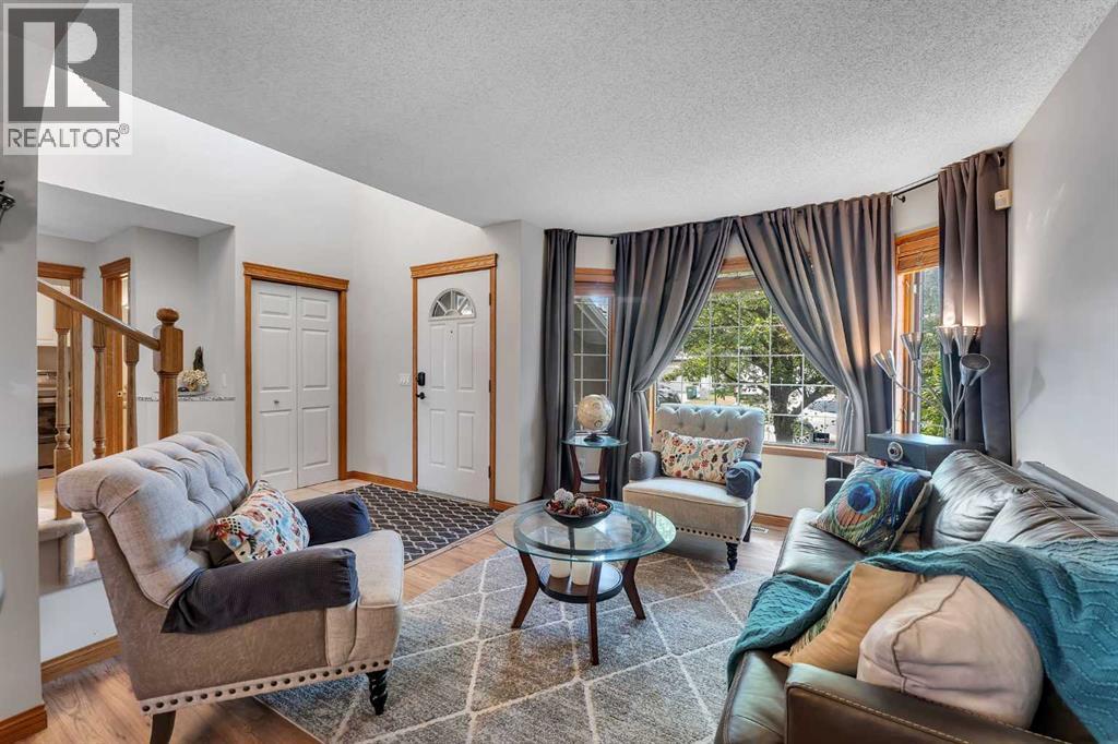 Single Family House for Sale in  Edgeridge Gardens NW Edgemont Calgary 