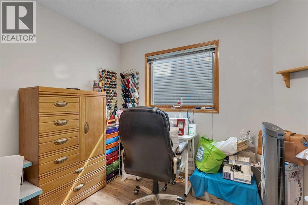 Single Family House for Sale in  Edgeridge Gardens NW Edgemont Calgary 