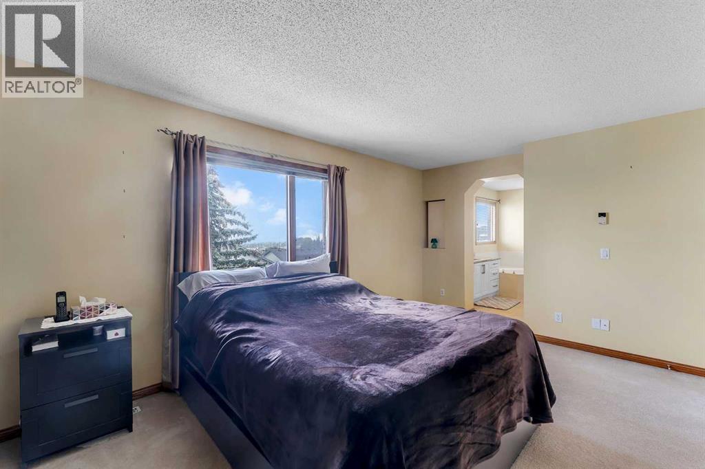 Single Family House for Sale in  Edgeridge Gardens NW Edgemont Calgary 