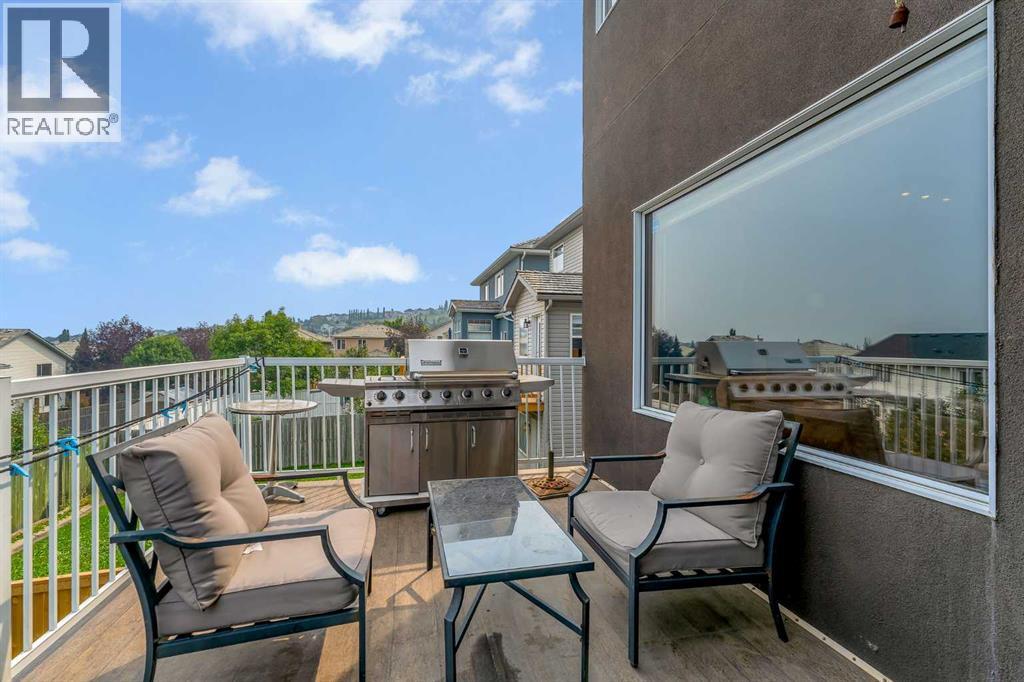 Single Family House for Sale in  Edgeridge Gardens NW Edgemont Calgary 