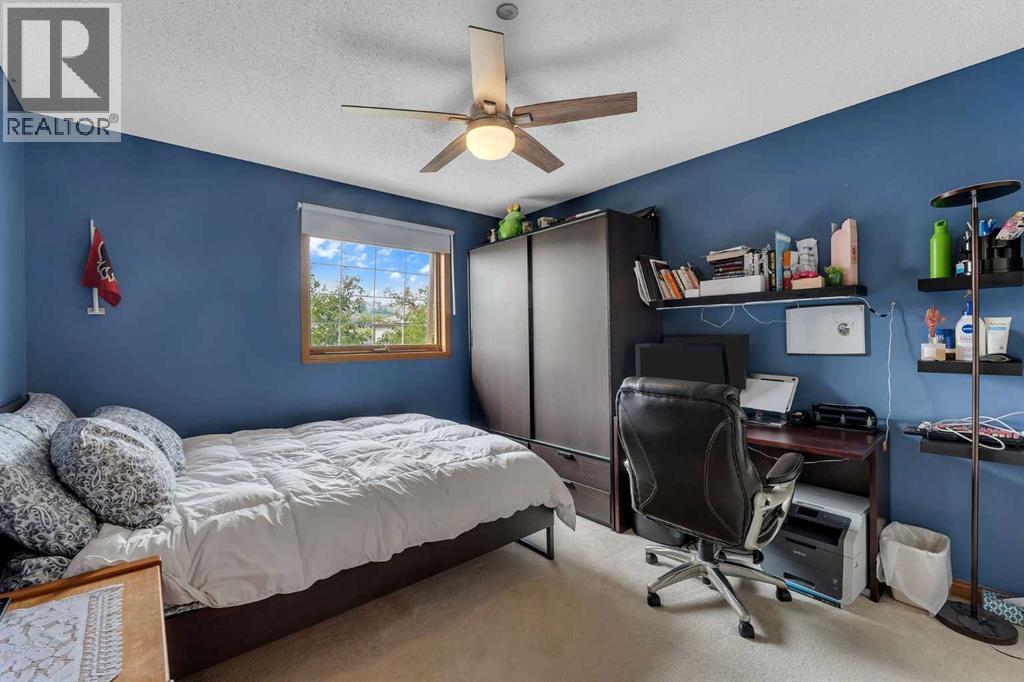 Single Family House for Sale in  Edgeridge Gardens NW Edgemont Calgary 