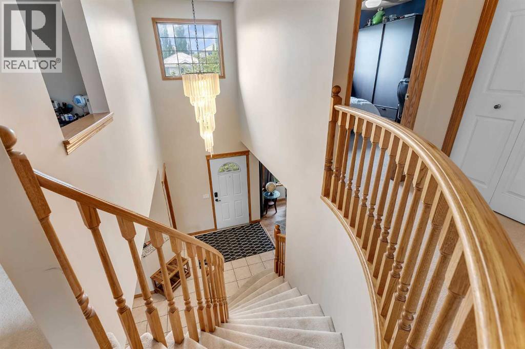 Single Family House for Sale in  Edgeridge Gardens NW Edgemont Calgary 