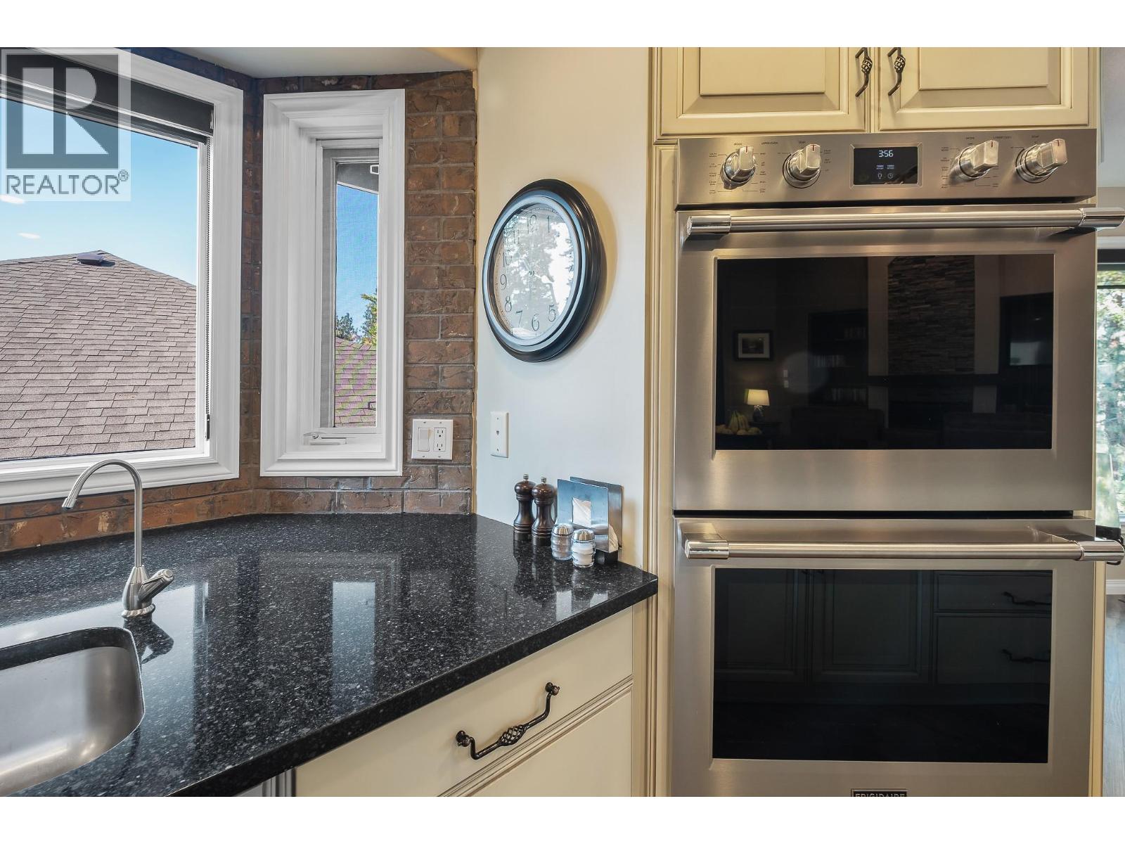  3907 Gallaghers Circle, Kelowna