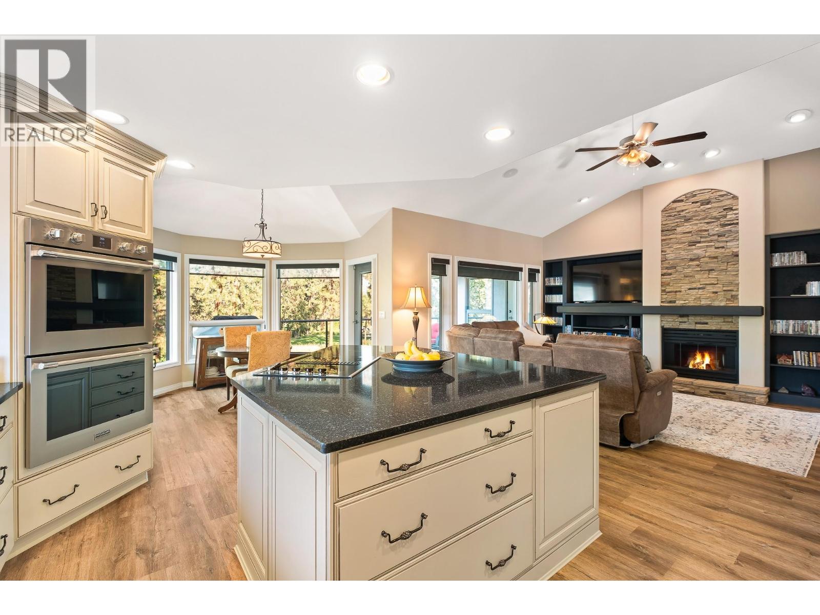  3907 Gallaghers Circle, Kelowna