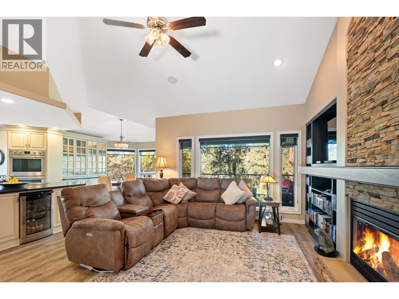  3907 Gallaghers Circle, Kelowna