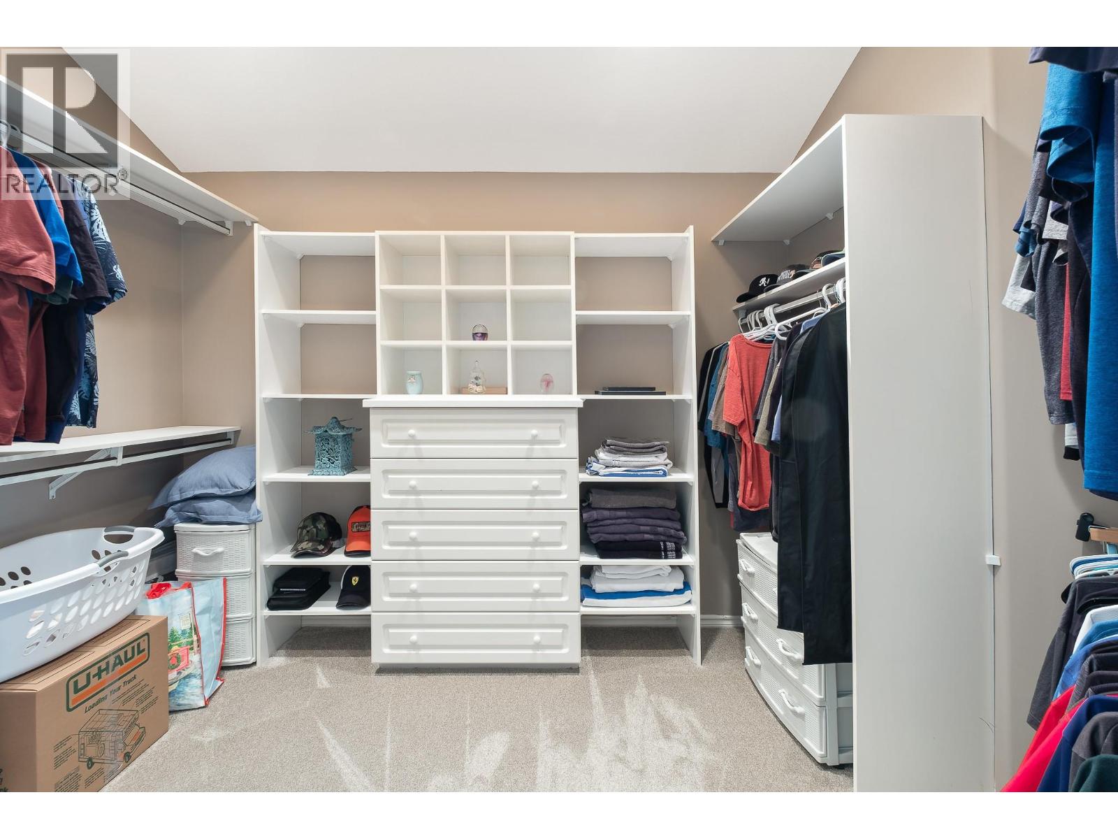  3907 Gallaghers Circle, Kelowna