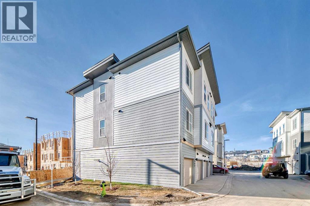 Single Family House 3 Level for Sale in    Street SW Springbank Hill Calgary 