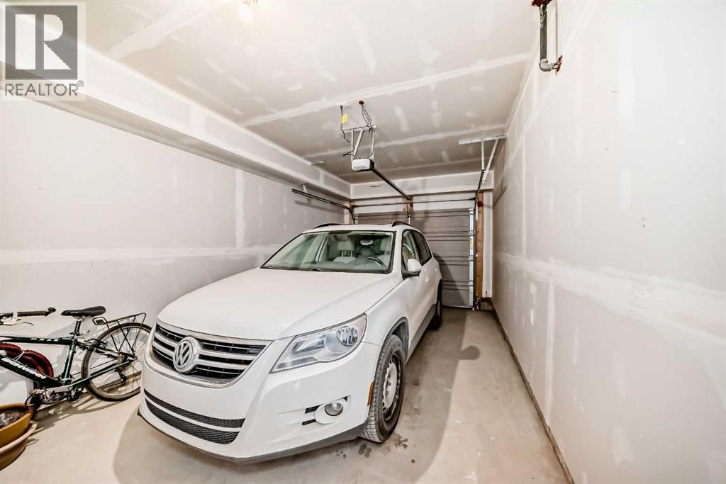 Single Family House 3 Level for Sale in    Street SW Springbank Hill Calgary 