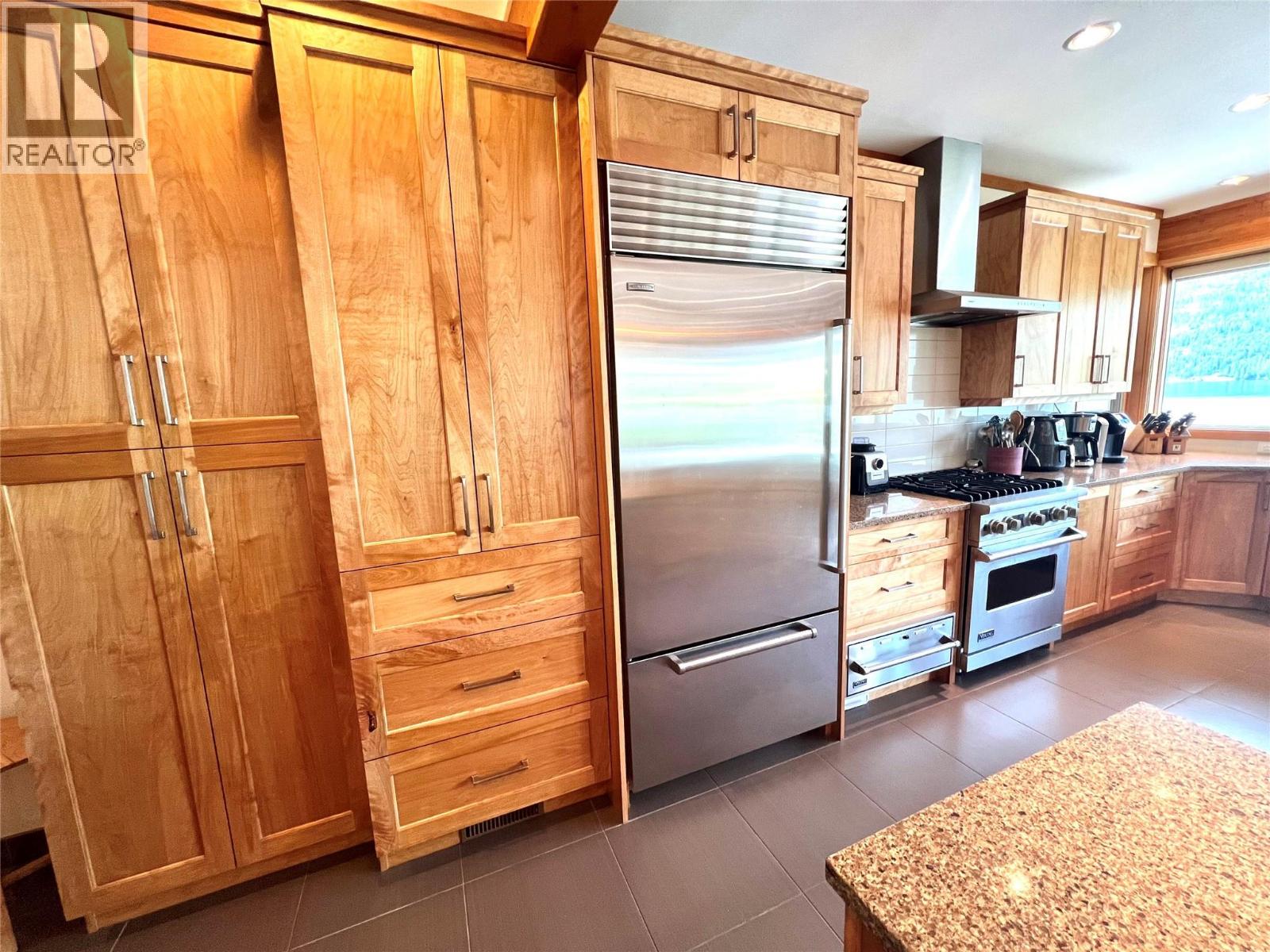 2411 Sunset Drive, Christina Lake
