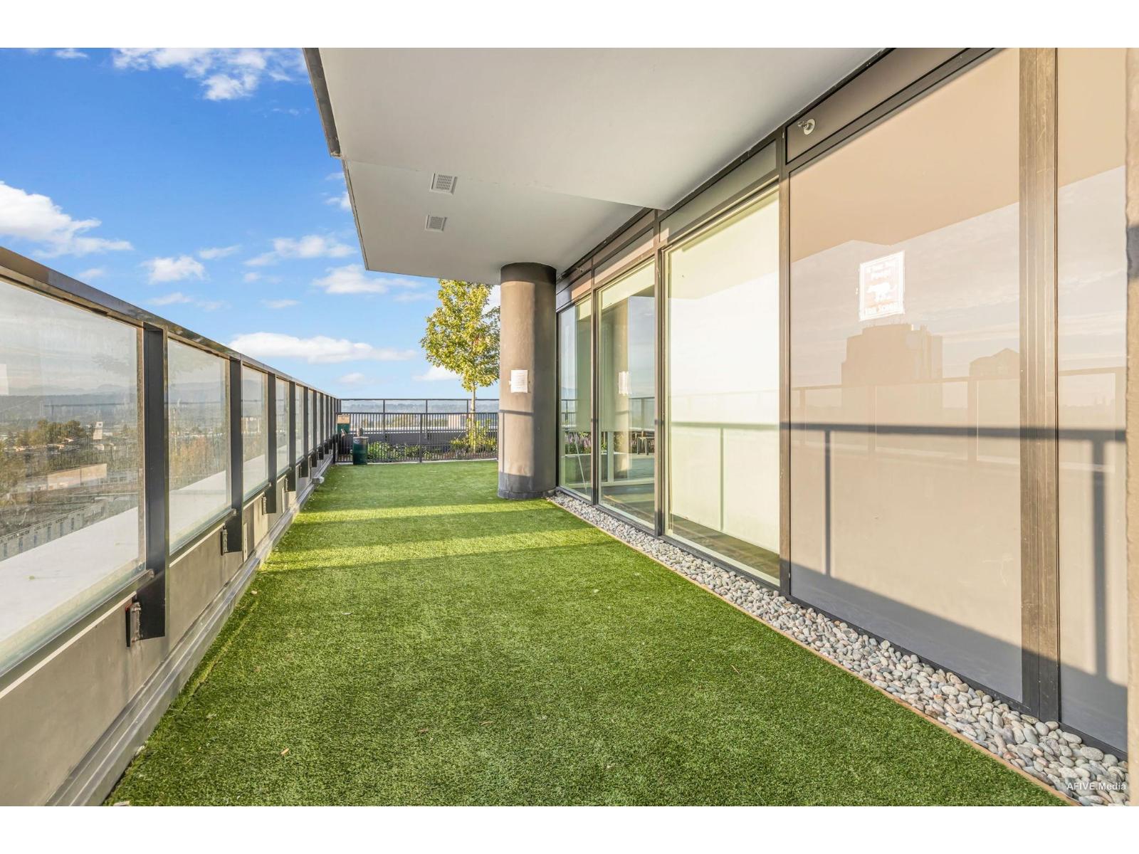 1002 10750 135A STREET, Surrey