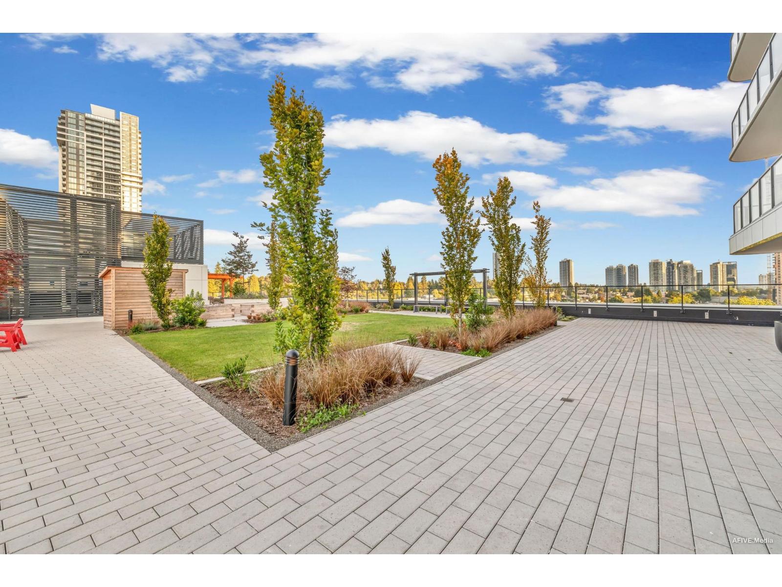 1002 10750 135A STREET, Surrey