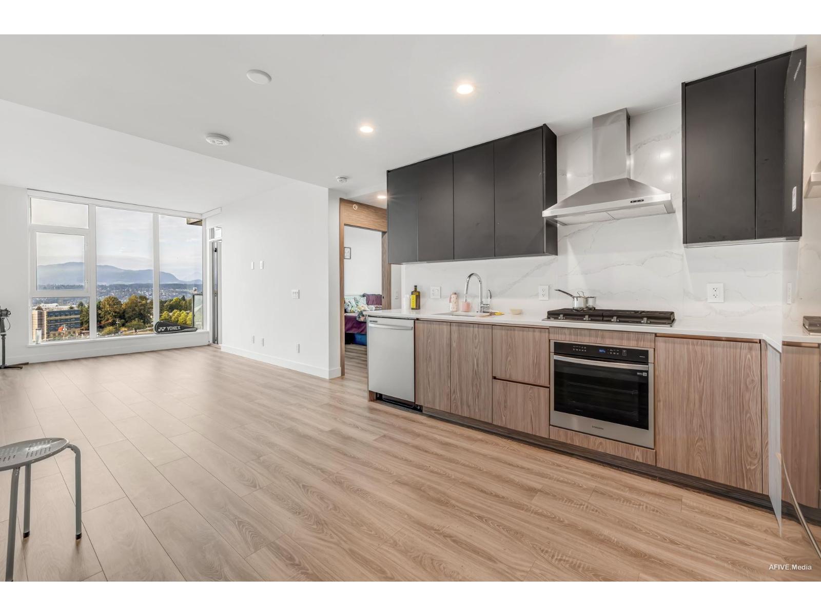 1002 10750 135A STREET, Surrey