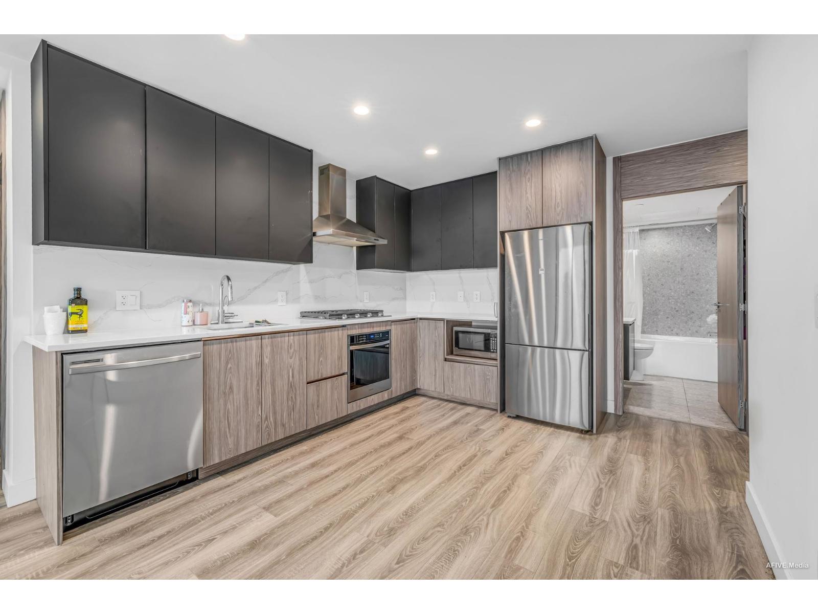 1002 10750 135A STREET, Surrey