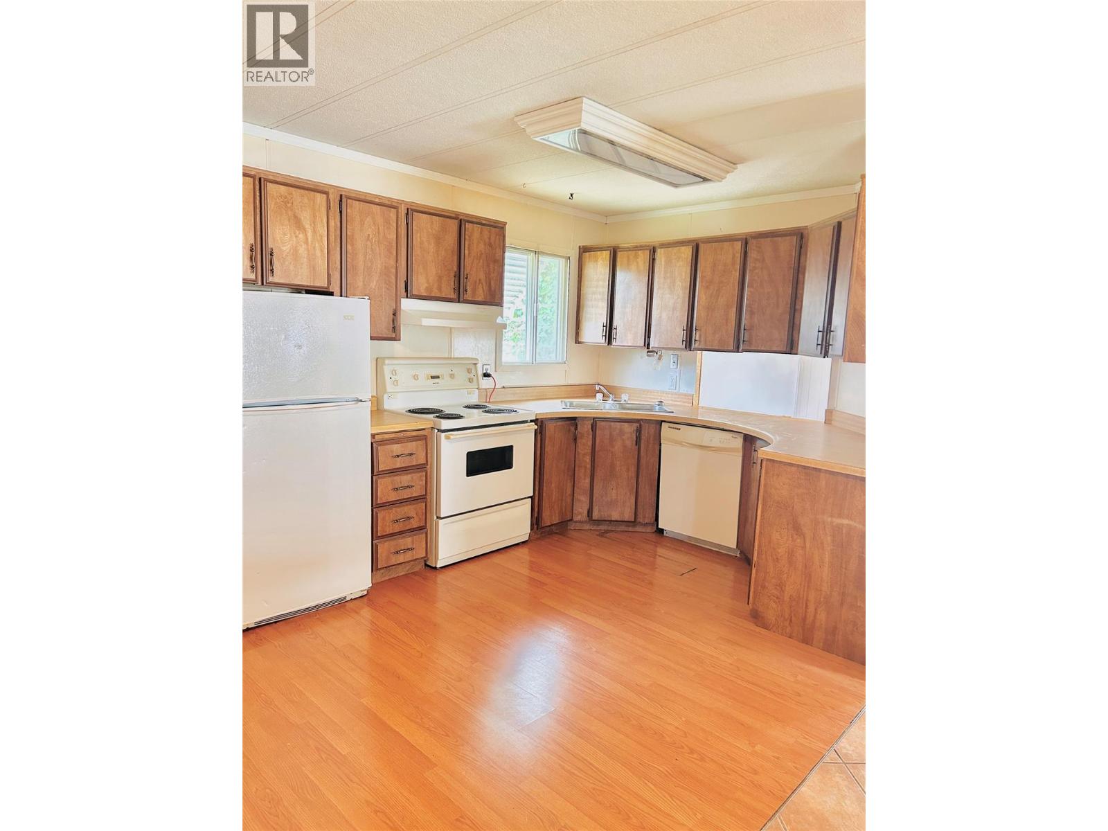  5161 69th Avenue Northeast, Salmon Arm