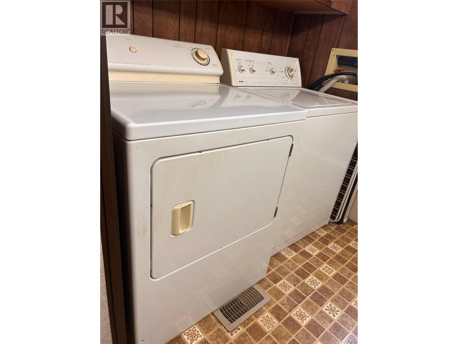  5161 69th Avenue Northeast, Salmon Arm