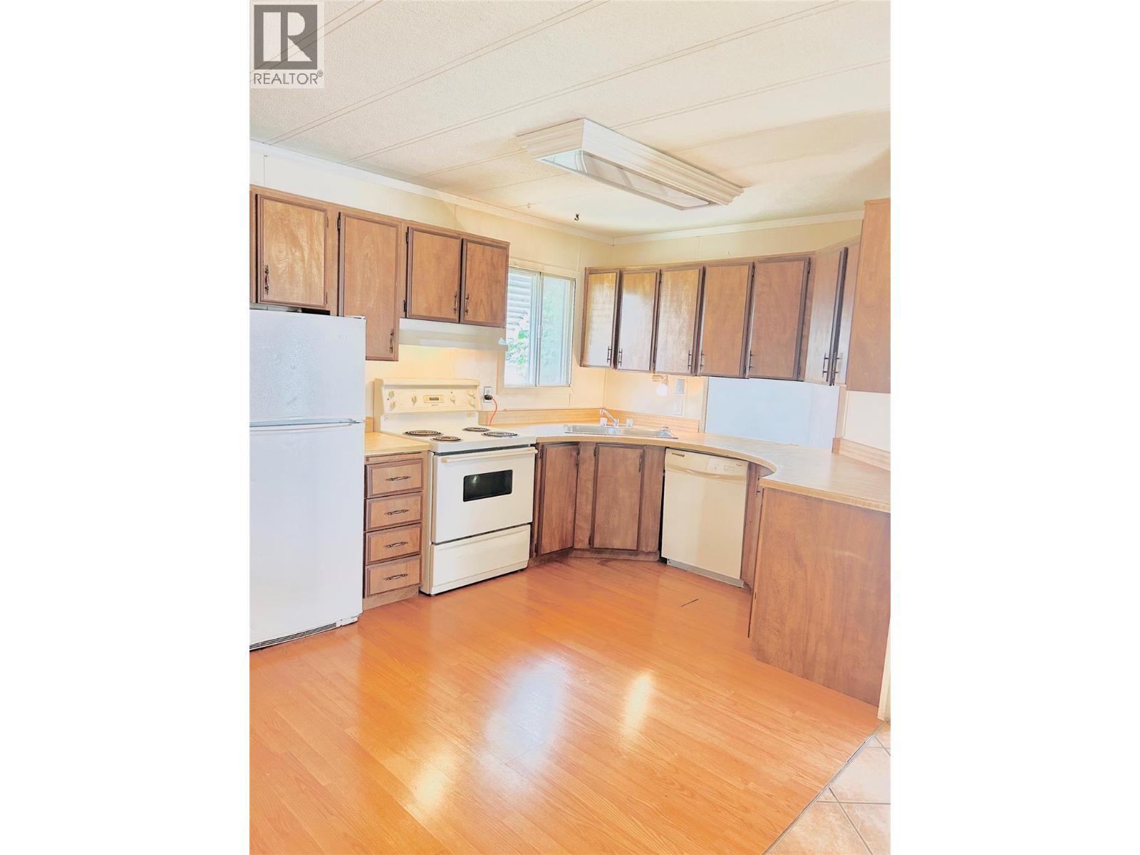  5161 69th Avenue Northeast, Salmon Arm