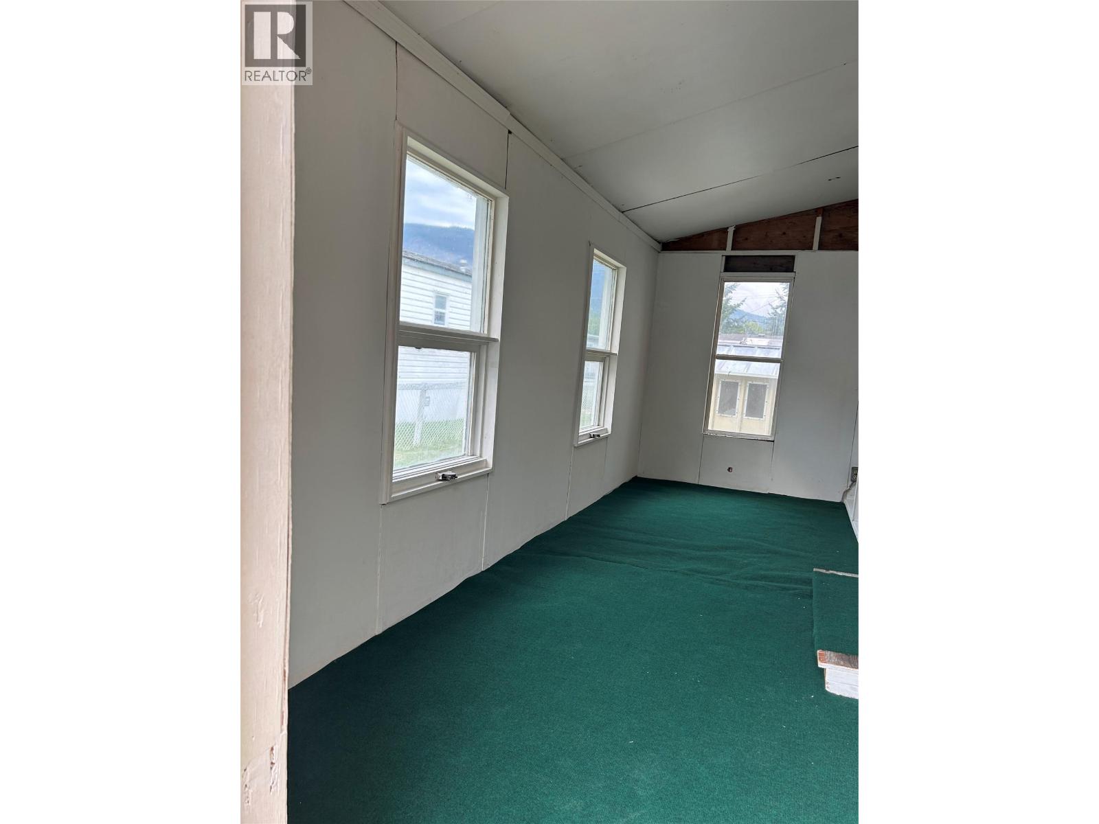  5161 69th Avenue Northeast, Salmon Arm