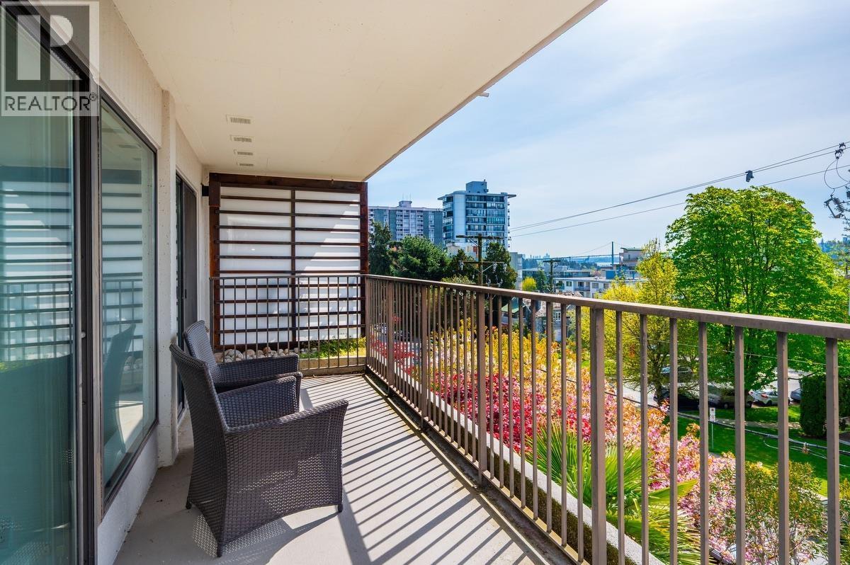 401 747 17TH STREET, West Vancouver