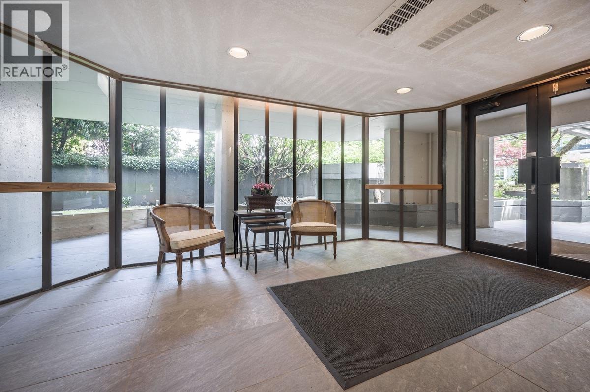 401 747 17TH STREET, West Vancouver