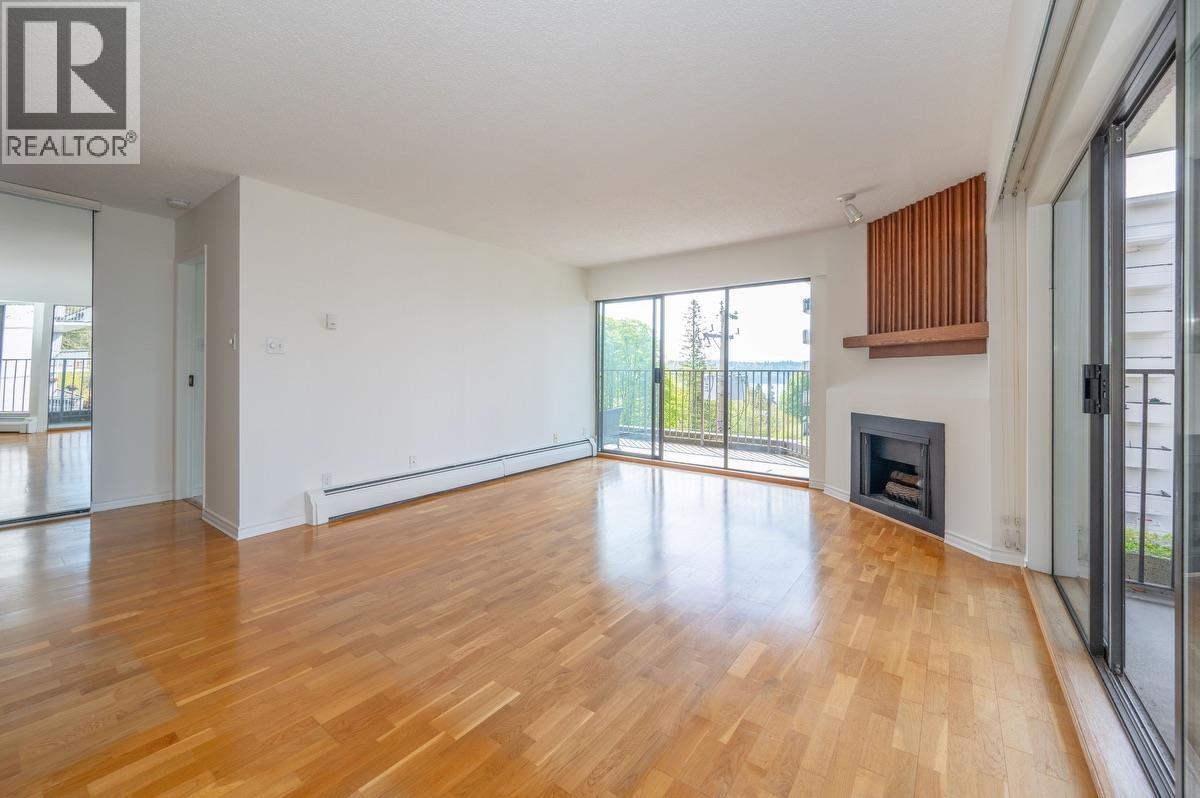401 747 17TH STREET, West Vancouver