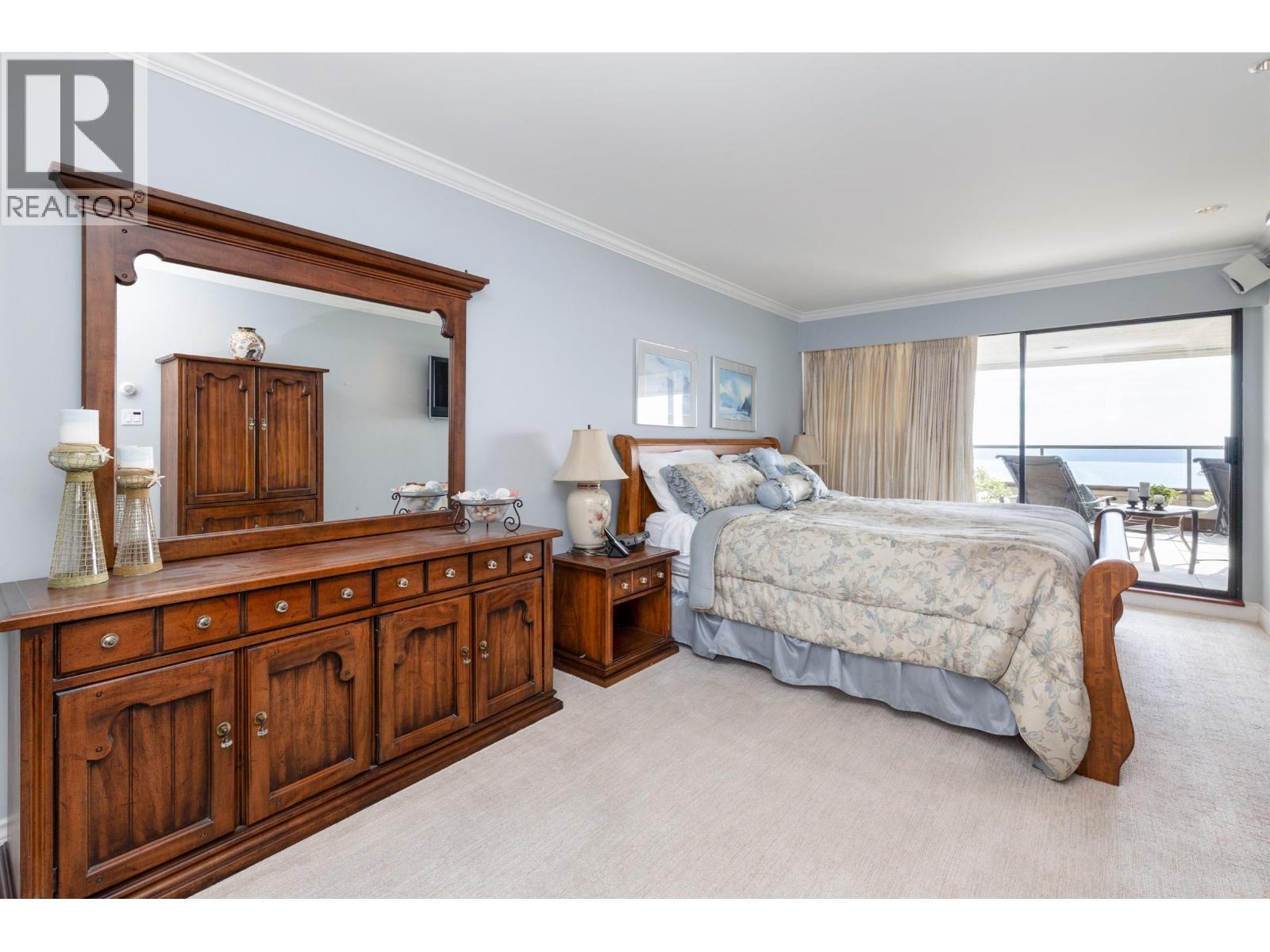 33 2250 FOLKESTONE WAY, West Vancouver