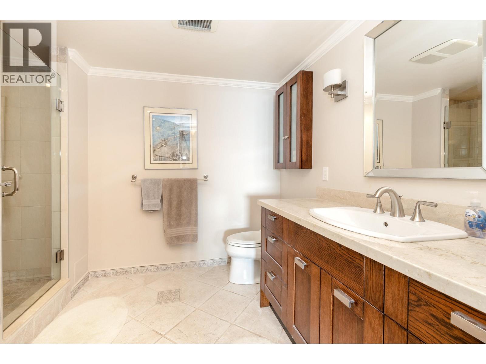 33 2250 FOLKESTONE WAY, West Vancouver