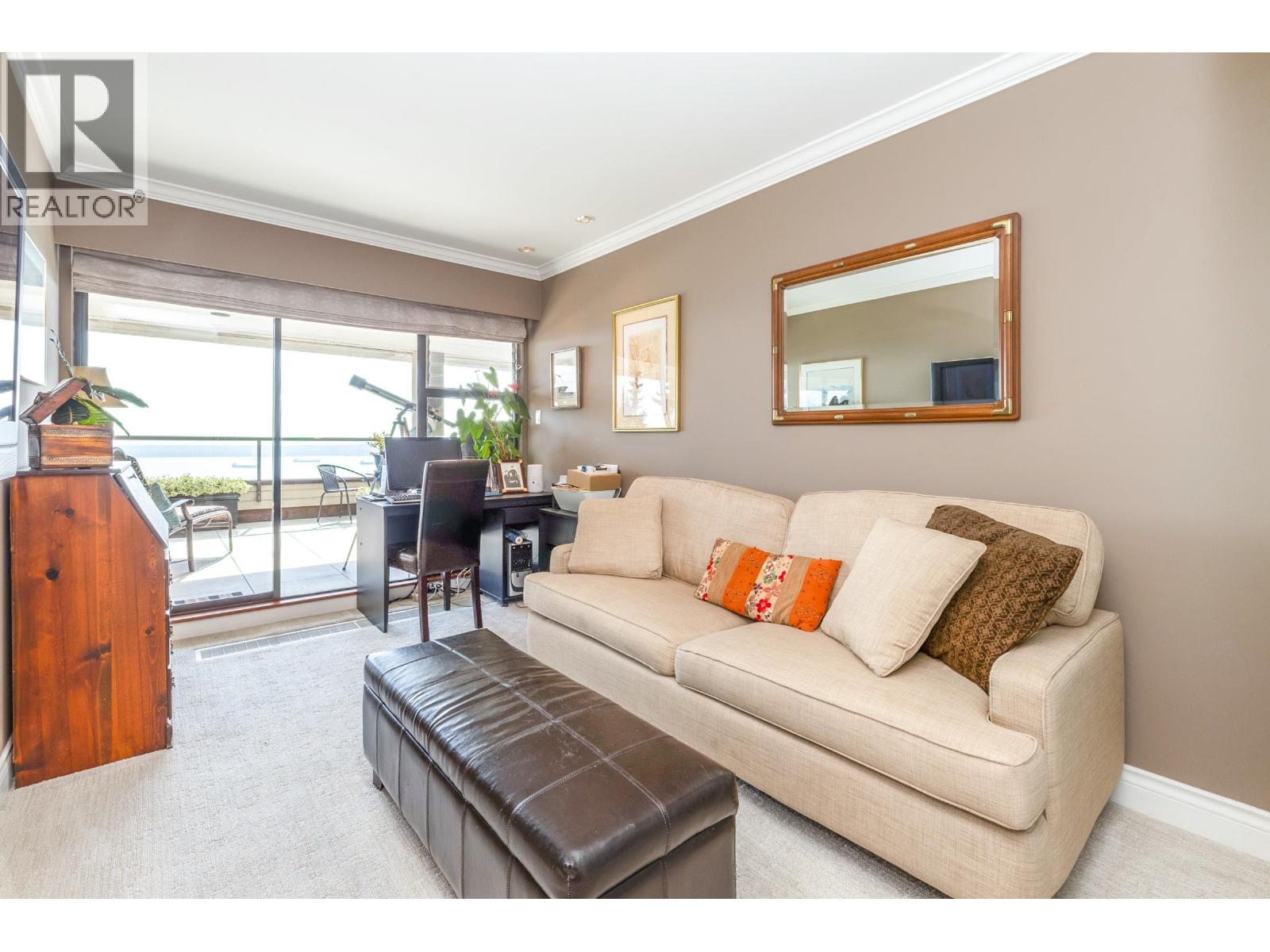 33 2250 FOLKESTONE WAY, West Vancouver