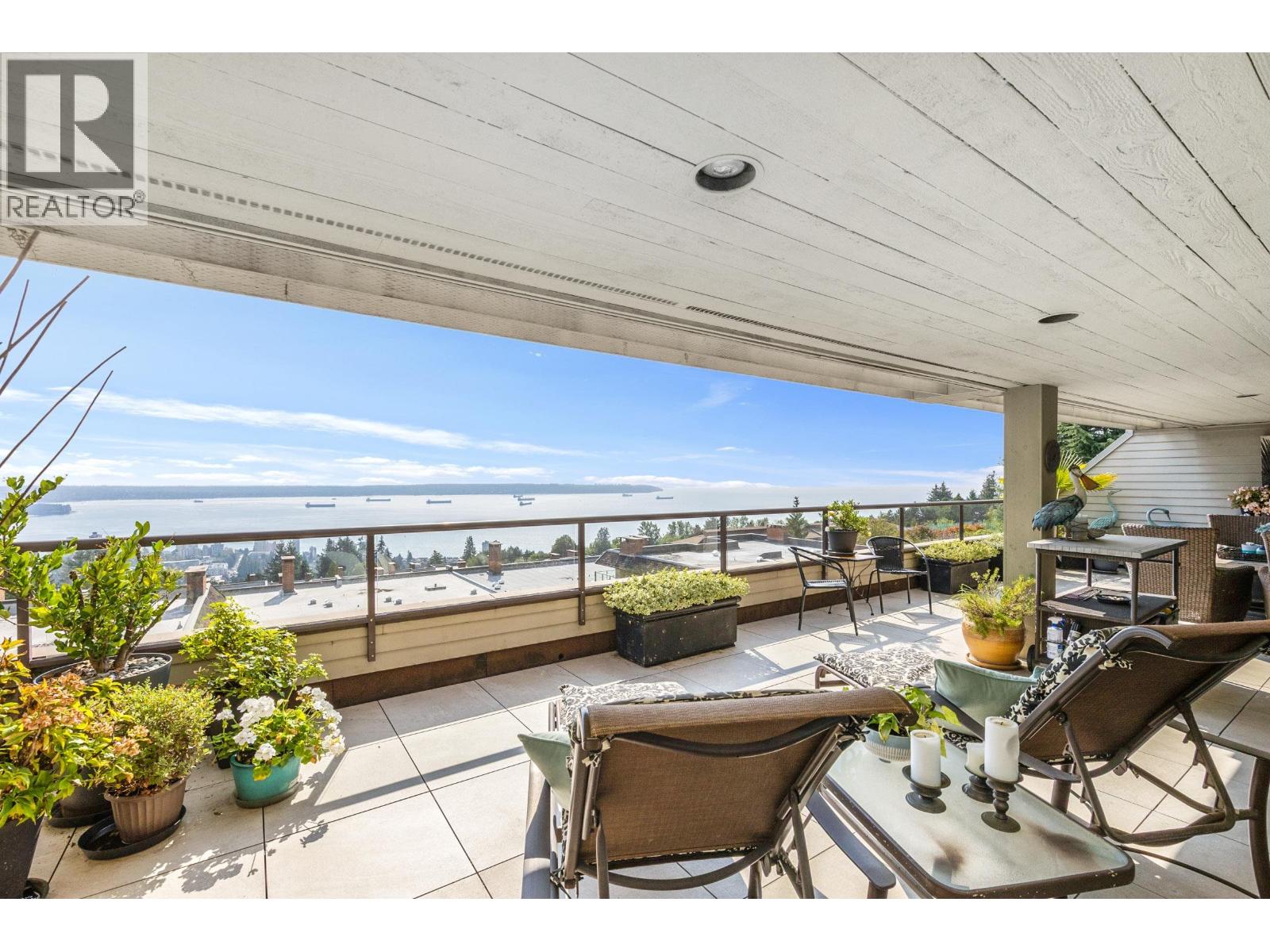 33 2250 FOLKESTONE WAY, West Vancouver