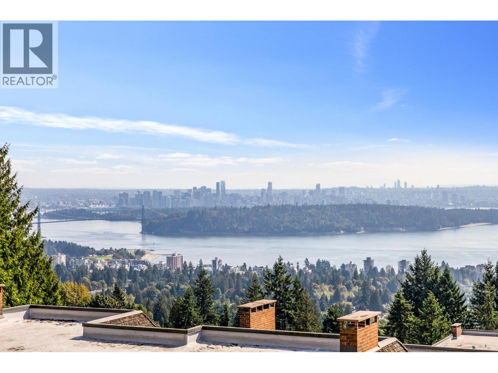 33 2250 FOLKESTONE WAY, West Vancouver
