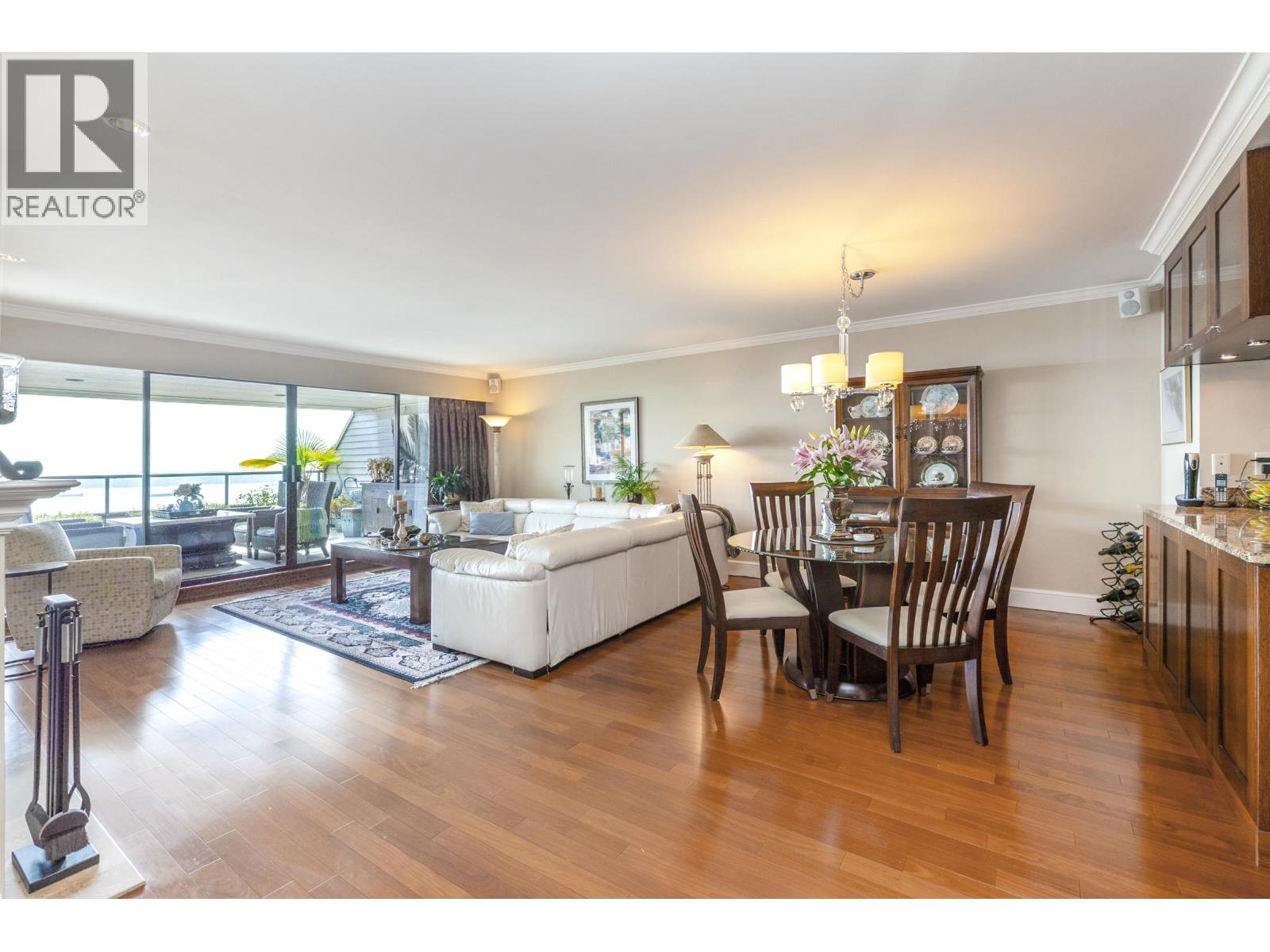 33 2250 FOLKESTONE WAY, West Vancouver