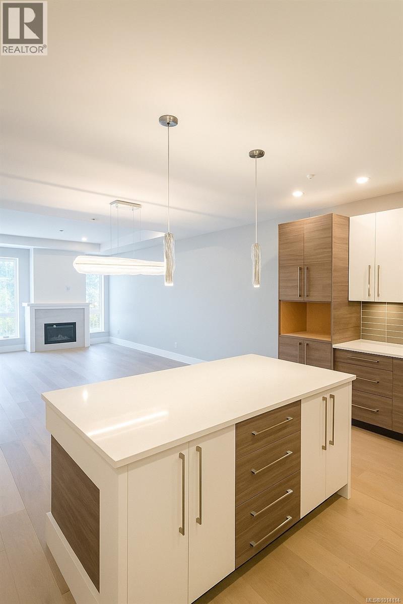 306 986 Doumac Avenue, Saanich