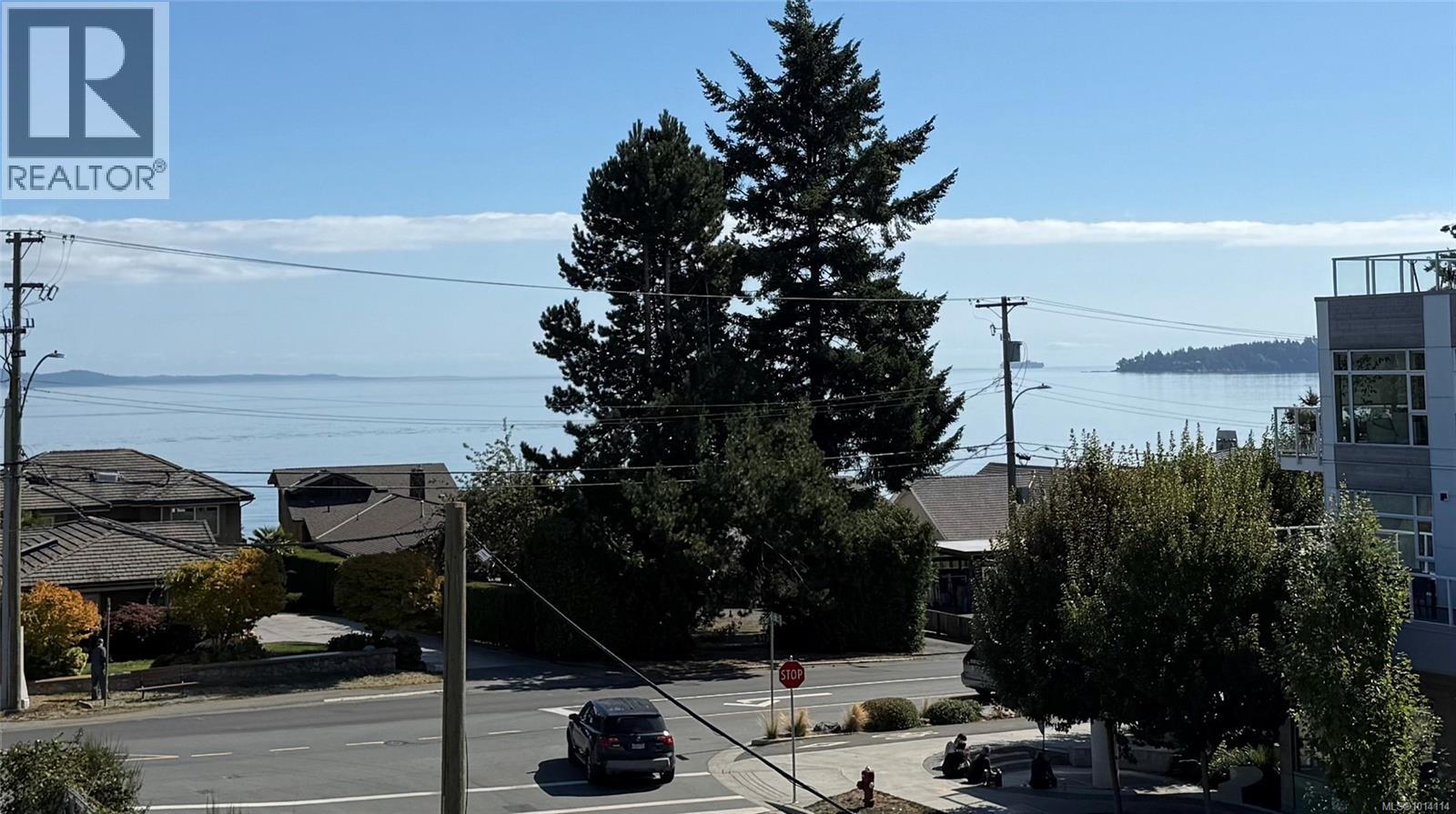 306 986 Doumac Avenue, Saanich