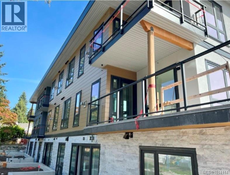 306 986 Doumac Avenue, Saanich