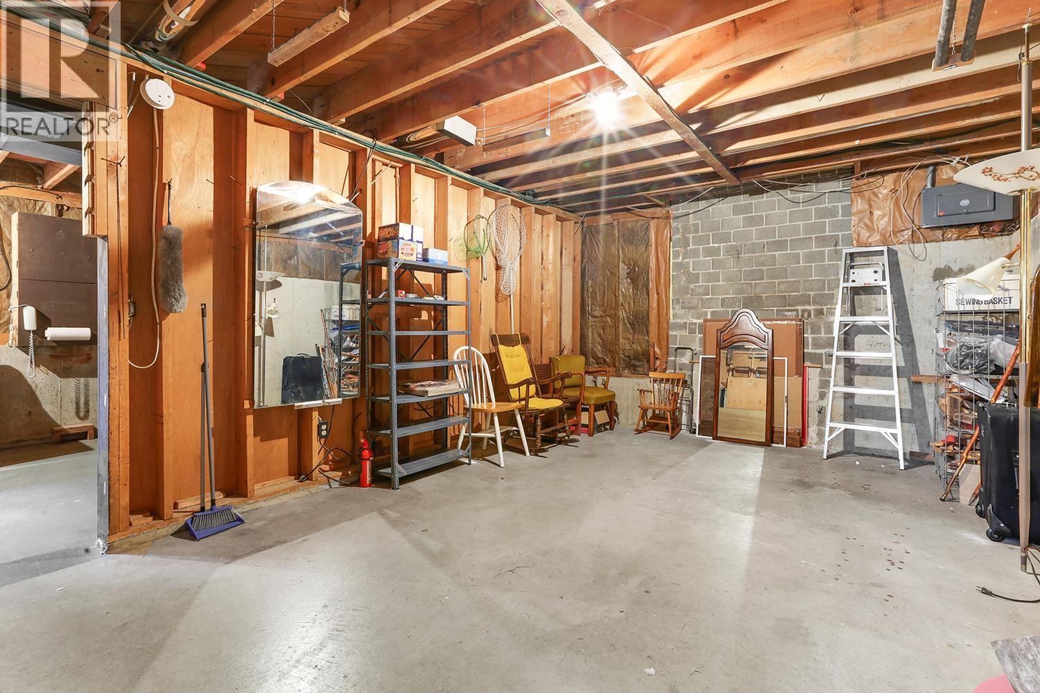 2107 CARMEN PLACE, Port Coquitlam