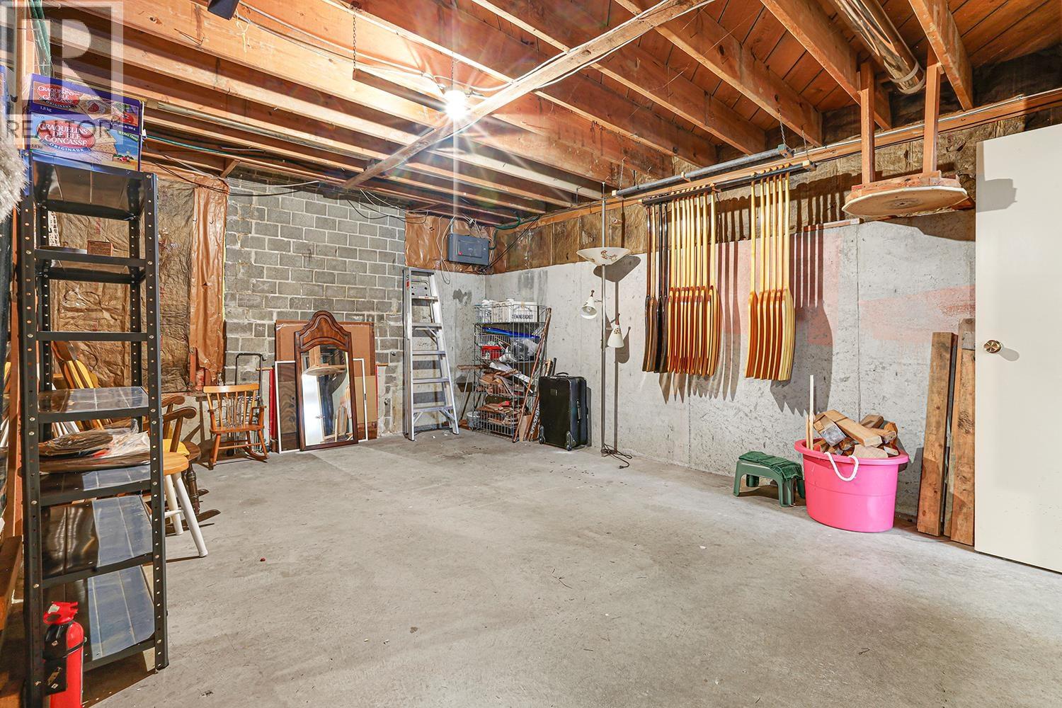 2107 CARMEN PLACE, Port Coquitlam