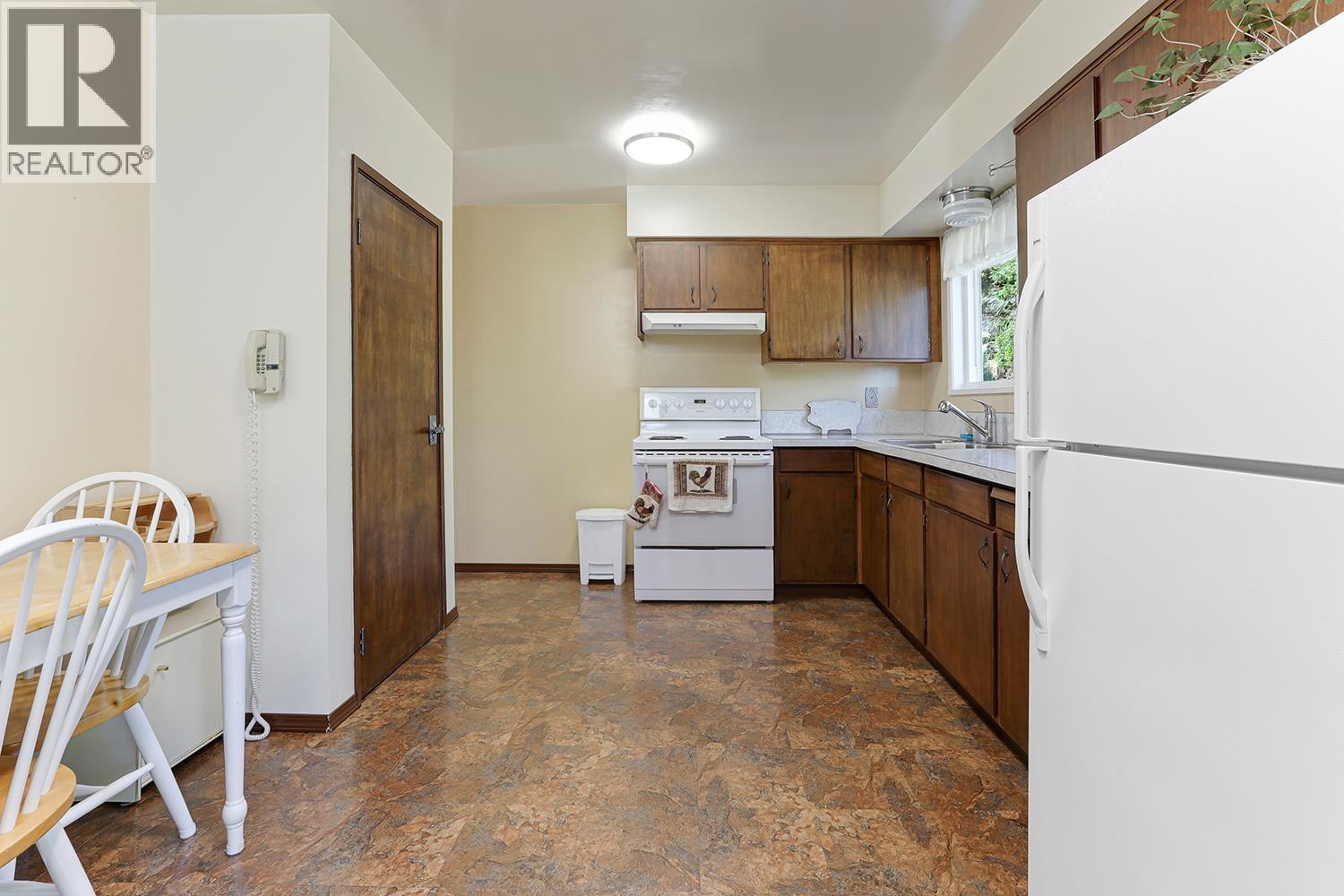 2107 CARMEN PLACE, Port Coquitlam