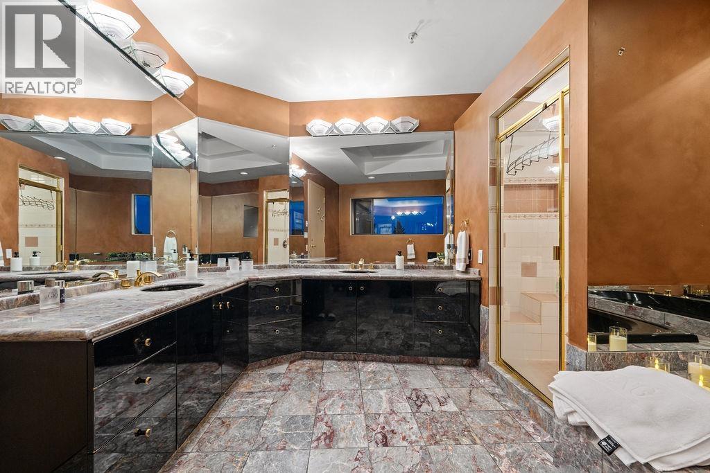 2490 WESTHILL COURT, West Vancouver